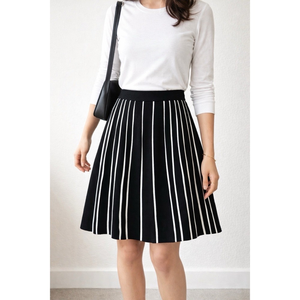 Clu Skirt Womens Small Black‎ White Stripe Pleated A Line Preppy Knit Stretch